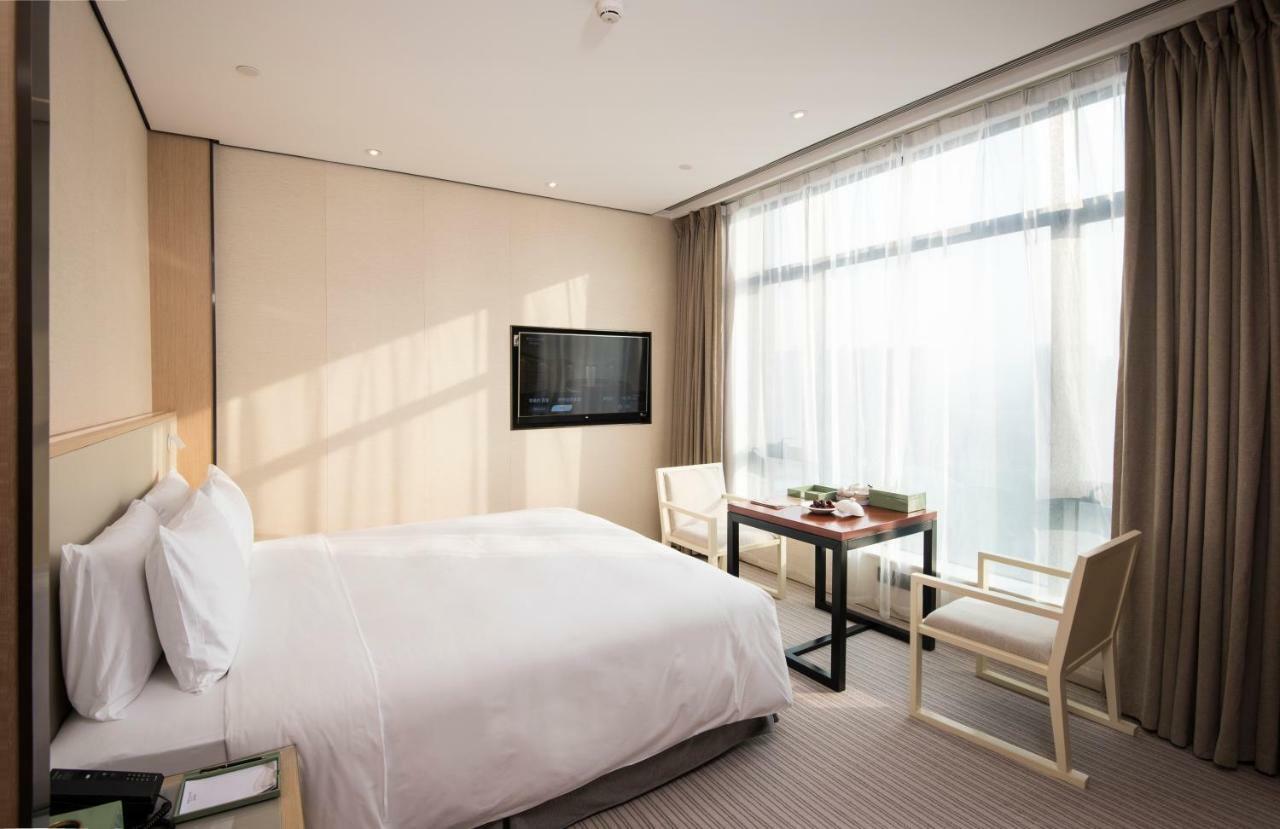 Virtuous World Hotel Foshan Exterior foto
