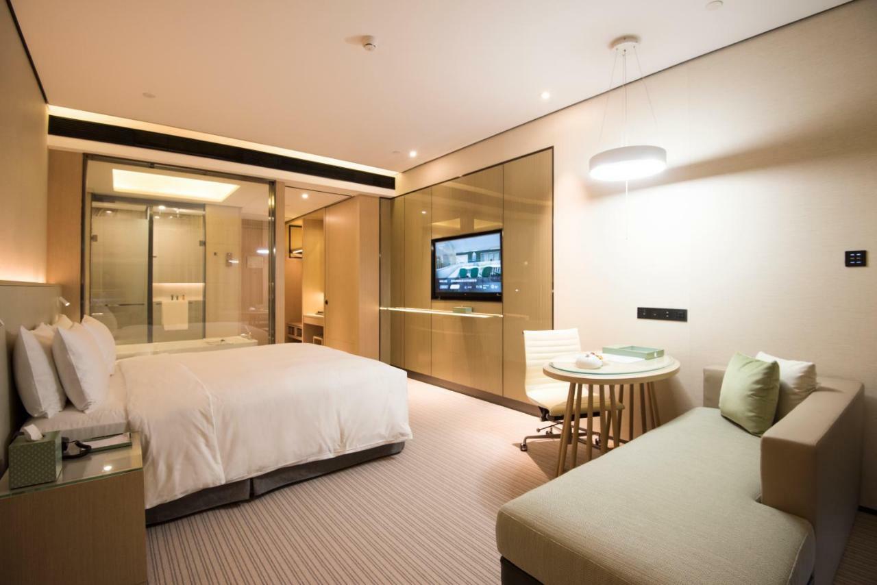 Virtuous World Hotel Foshan Exterior foto