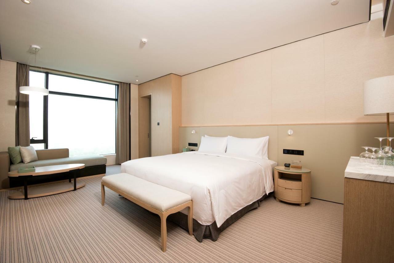Virtuous World Hotel Foshan Exterior foto